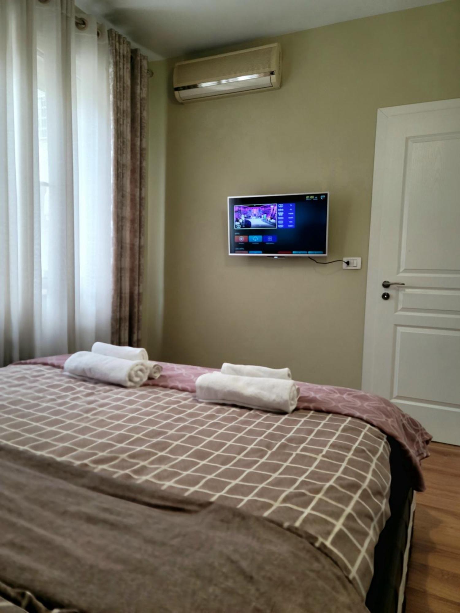 Apartment Helianthus, By Bloom Apartments In Central Tirana *