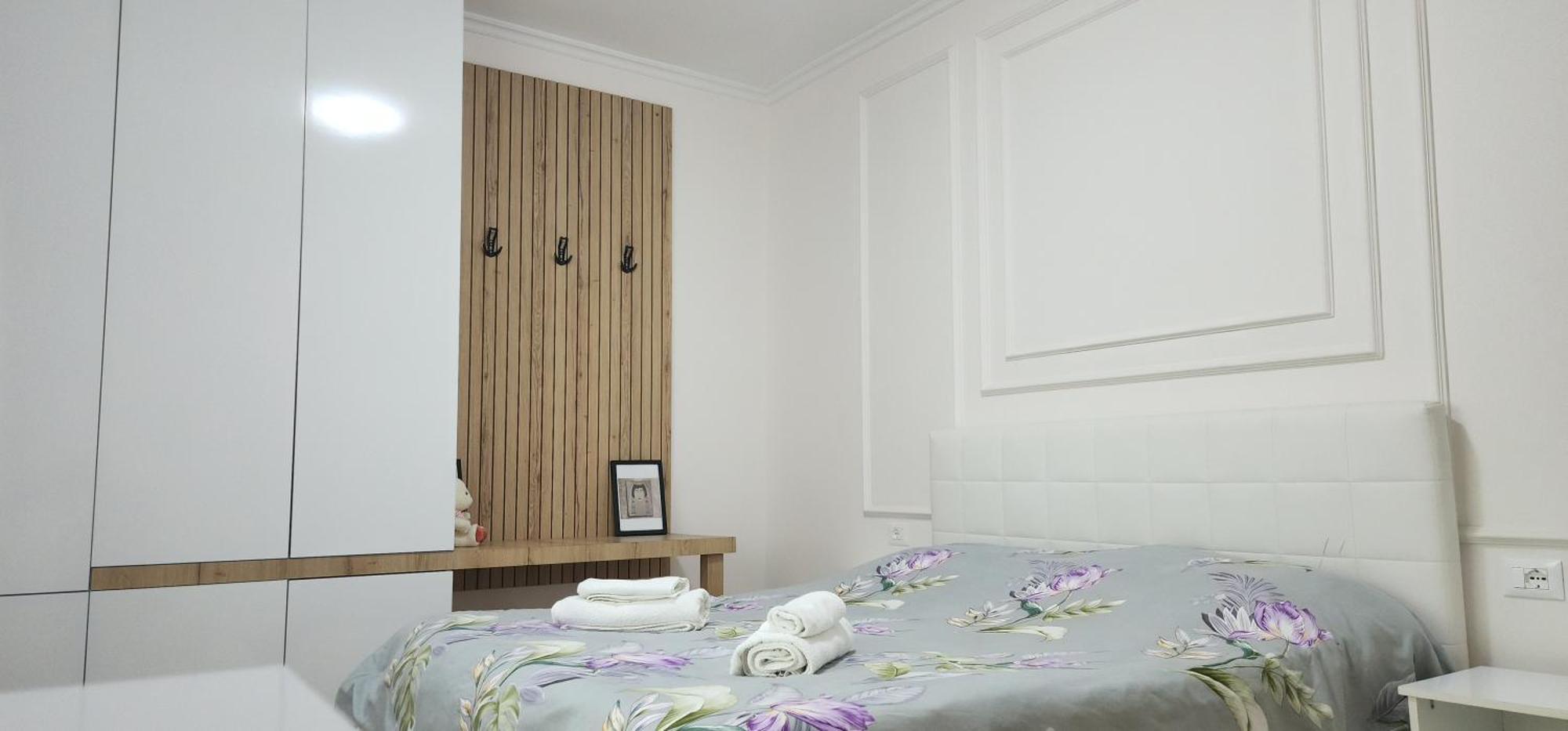 Apartment Helianthus, By Bloom In
